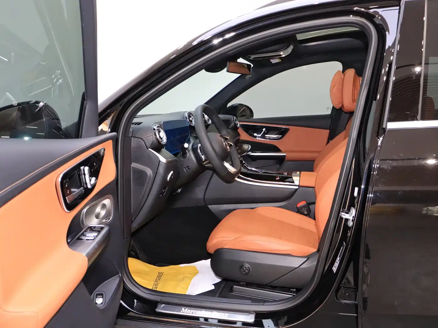 Mercedes-Benz GLC 2024 GLC 260 L 4MATIC Luxury 5-seater фото 15