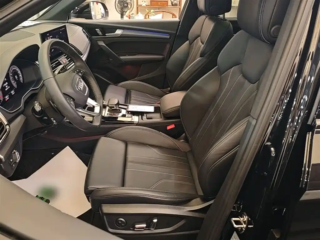 Audi Q5L 2024 Model 40 TFSI Luxury Dynamic фото 15