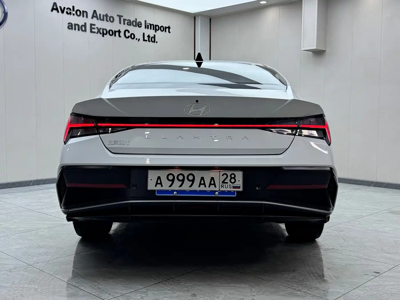 Hyundai Elantra 2023 Model 1.5L CVT LUX Premium Edition фото 5