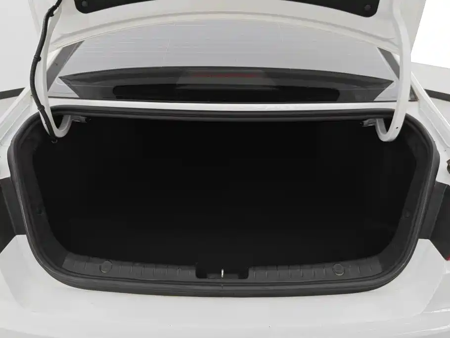 Photo 4 - Geely Emgrand GL