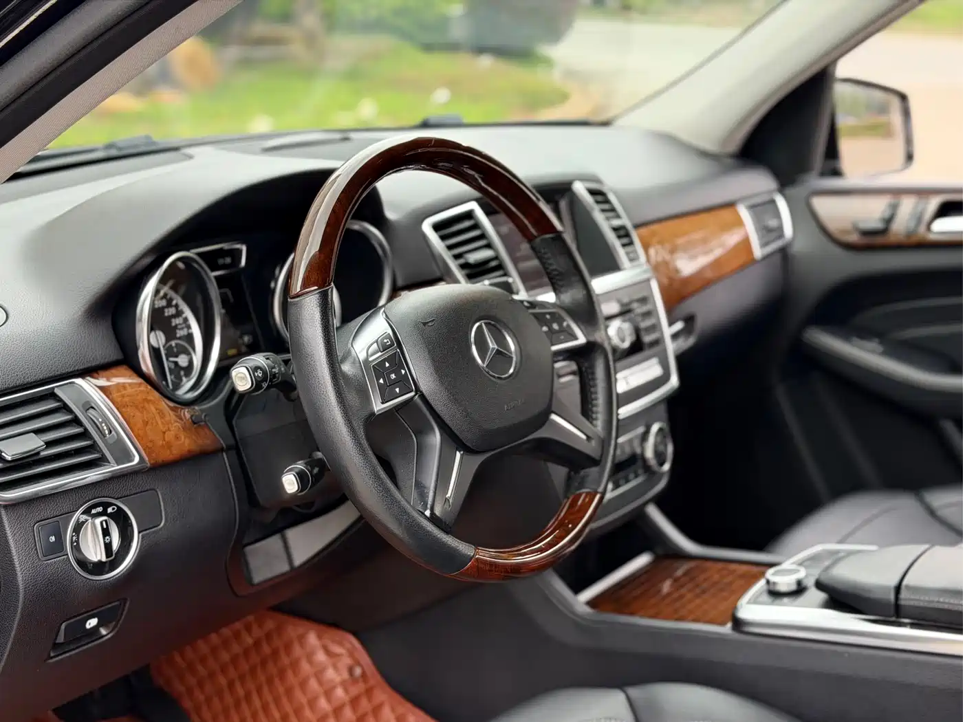 Mercedes-Benz M-Class 2014 ML 400 4MATIC Dynamic фото 8