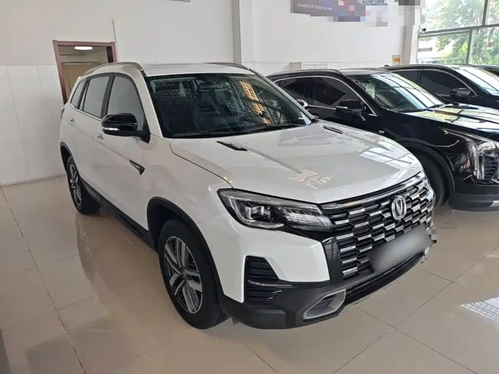 Фото 4 - Changan CS75