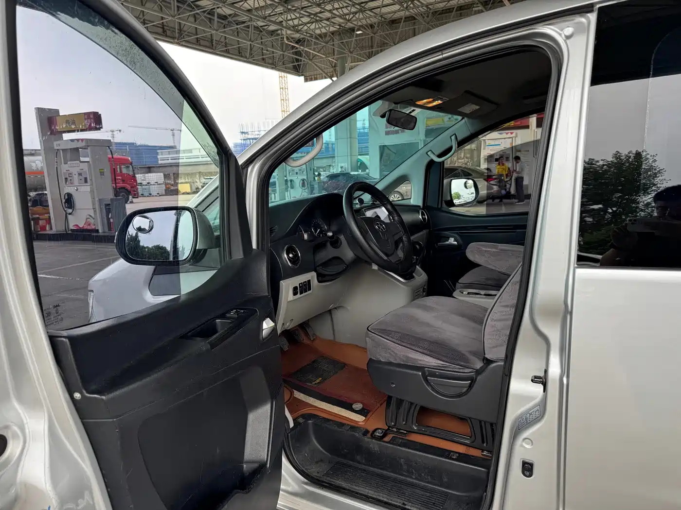 JAC Refine M3 2016 2016 IKEA Edition 1.6L Luxury