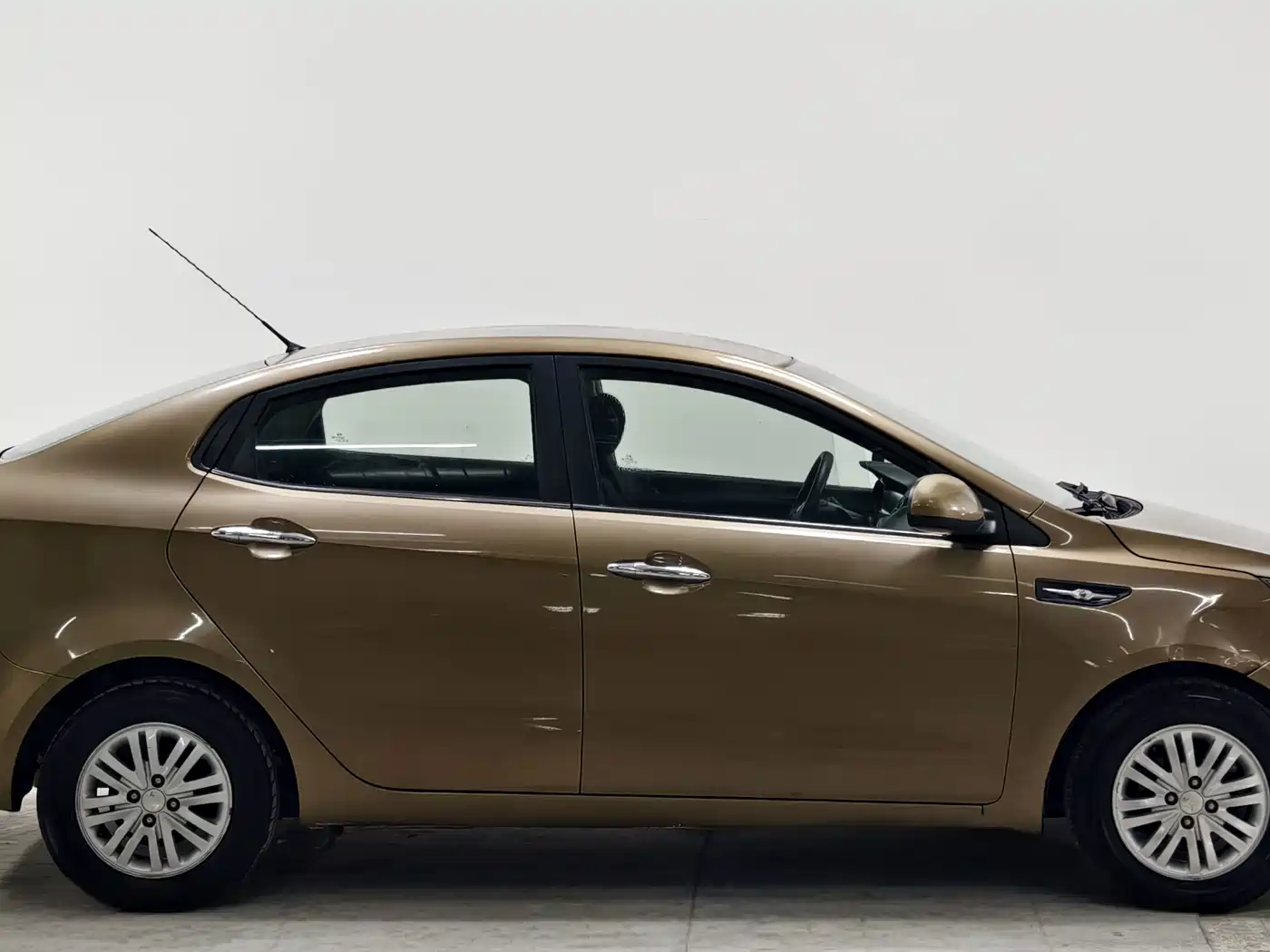 Photo 8 - Kia K2
