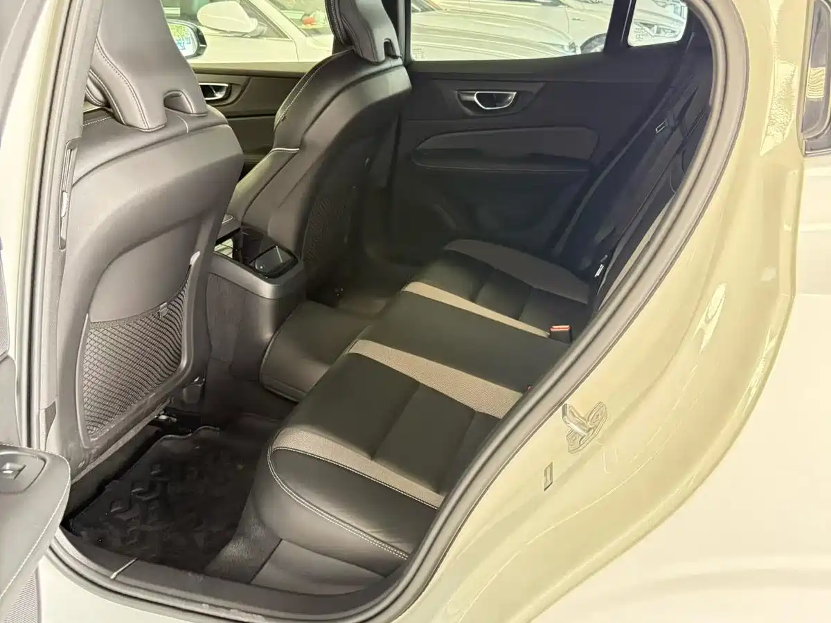Volvo S60 Plug-in Hybrid 2021 2021 T8 Twin Engine AWD R-Design Sport Edition