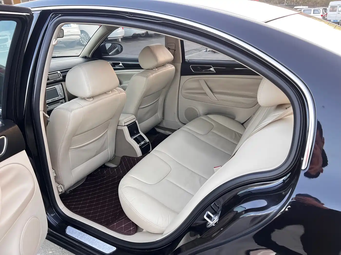 Volkswagen Passat Lingyu 2009 2.0L MFI Manual Premium фото 13