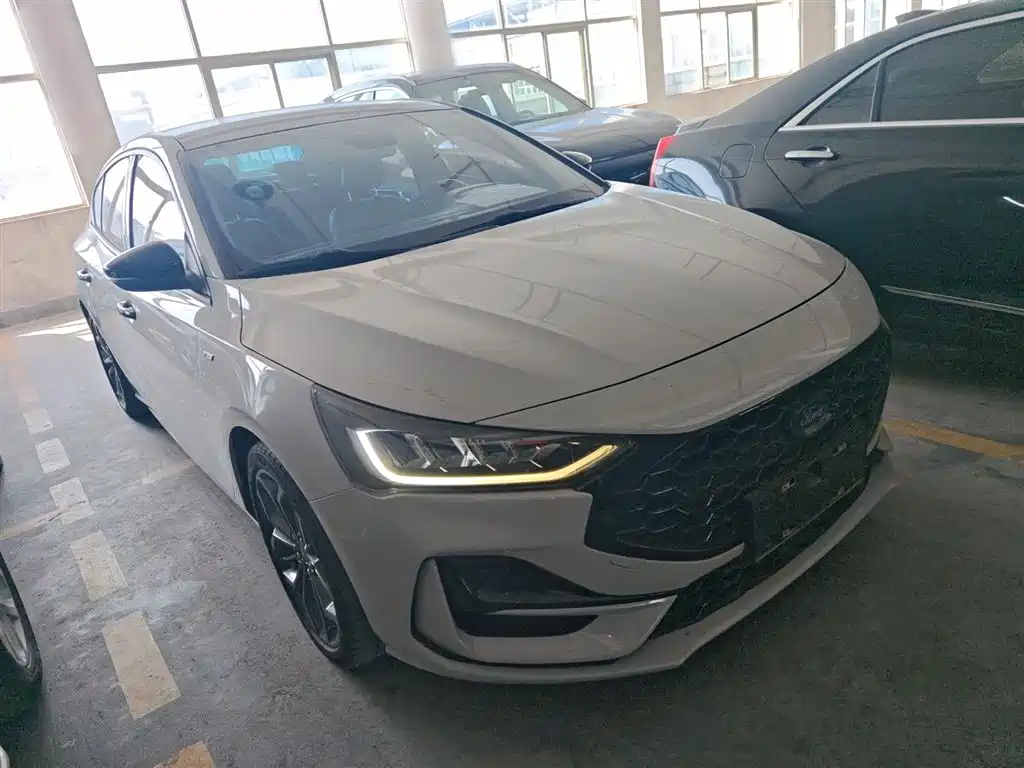 FORD FOX