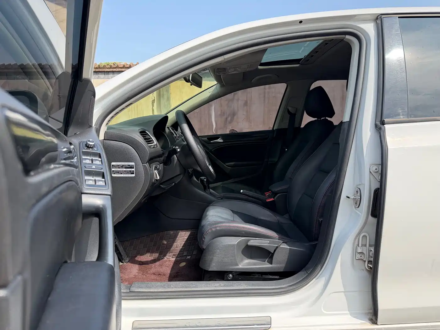 Volkswagen Golf 2012 1.6 Automatic Comfort Type фото 6