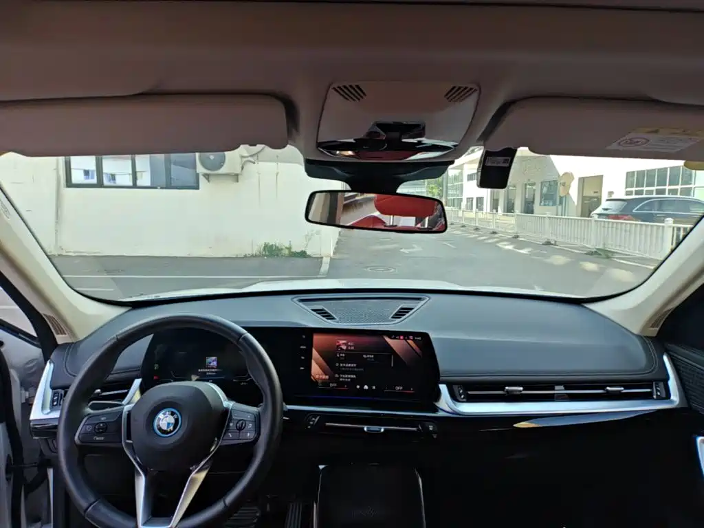 BMW iX1 2025 2025 eDrive25L X Design Package