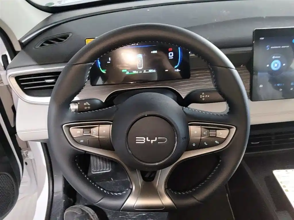 BYD Hai Bao 05 DM-i 2026 DM-i 128KM Luxury фото 11