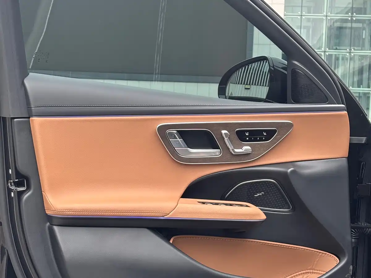 Mercedes-Benz E-Class 2025 E 300 L Fashion фото 11