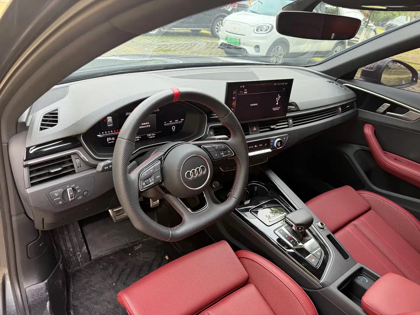 Audi A4L 2025 2025 2 Million Celebration Edition 40 TFSI Luxury Dynamic