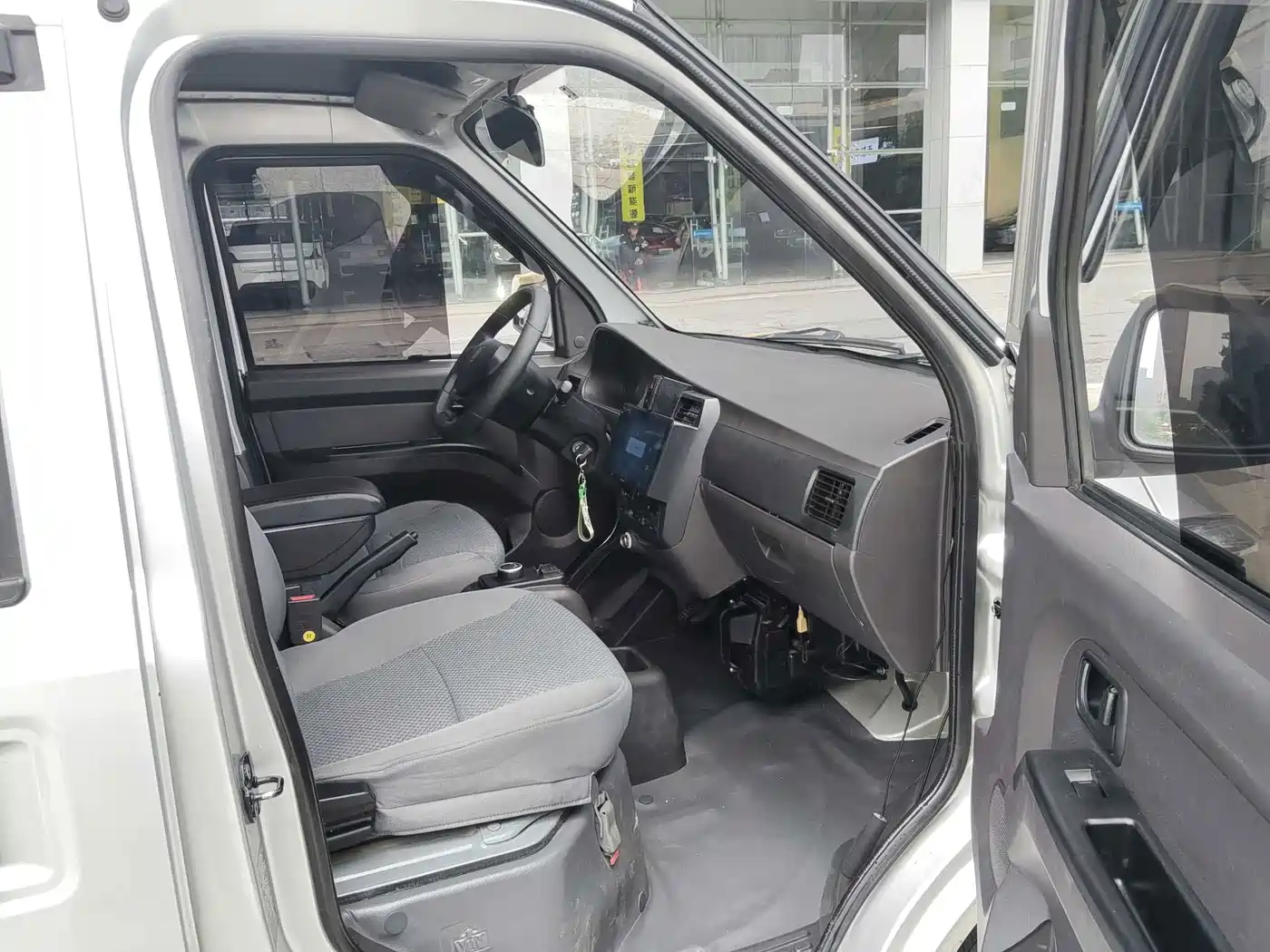 Фото 17 - Lingshi Auto Yufeng EV50