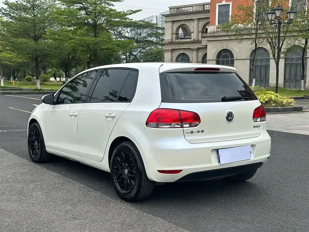 Volkswagen Golf 2012 1.6 Automatic Comfort Type фото 13