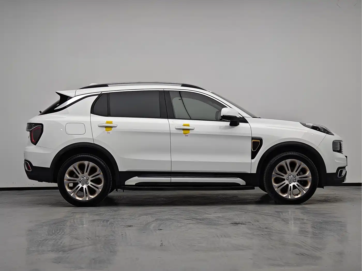 Lynk & Co 01 2017 2.0T 2WD Pro Version фото 20