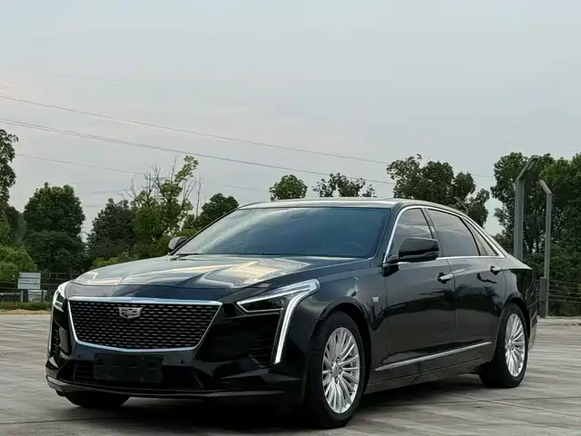 Cadillac CT6 28T, Люкс