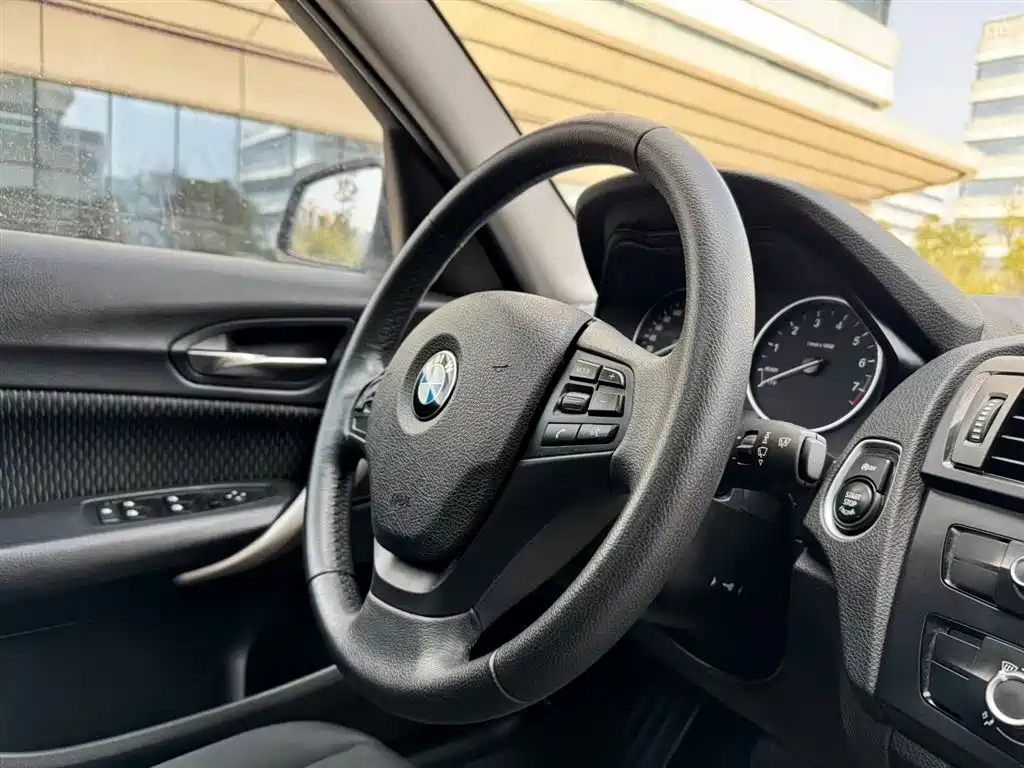 BMW 1 Series (Import) 2013 Facelift 116i Leading Model фото 14