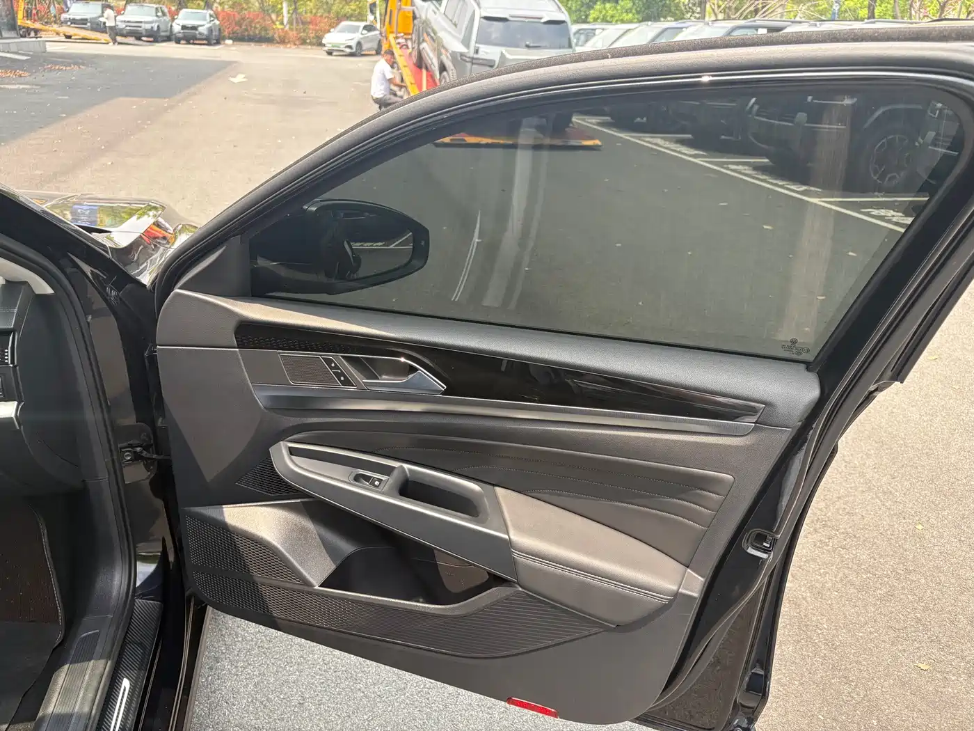 Volkswagen Passat 2023 Facelift 330TSI Starlight Elite Edition фото 10