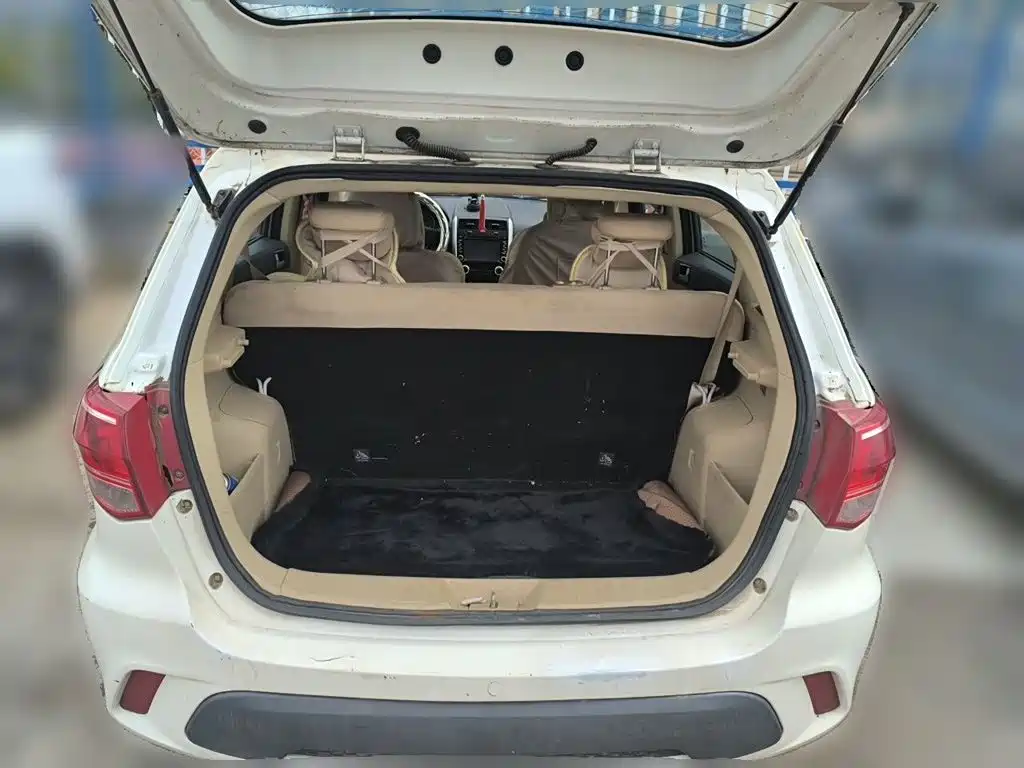 BAIC Senova D20 2016 2015 Hatchback 1.3L Manual Le Huo