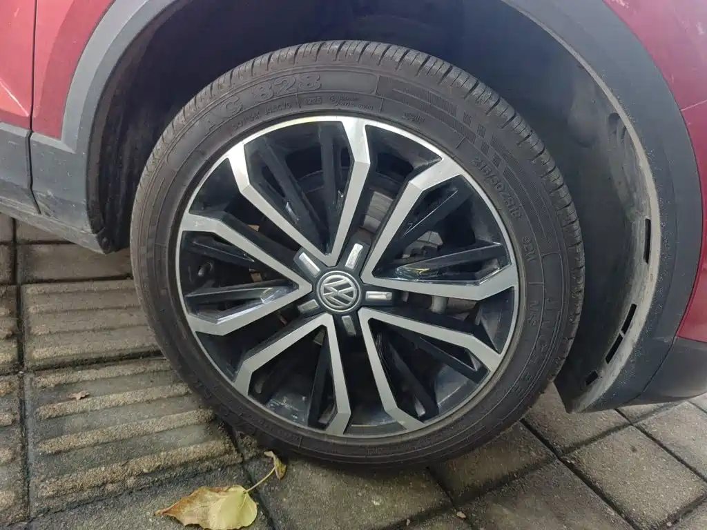 Фото 24 - Volkswagen T-ROC