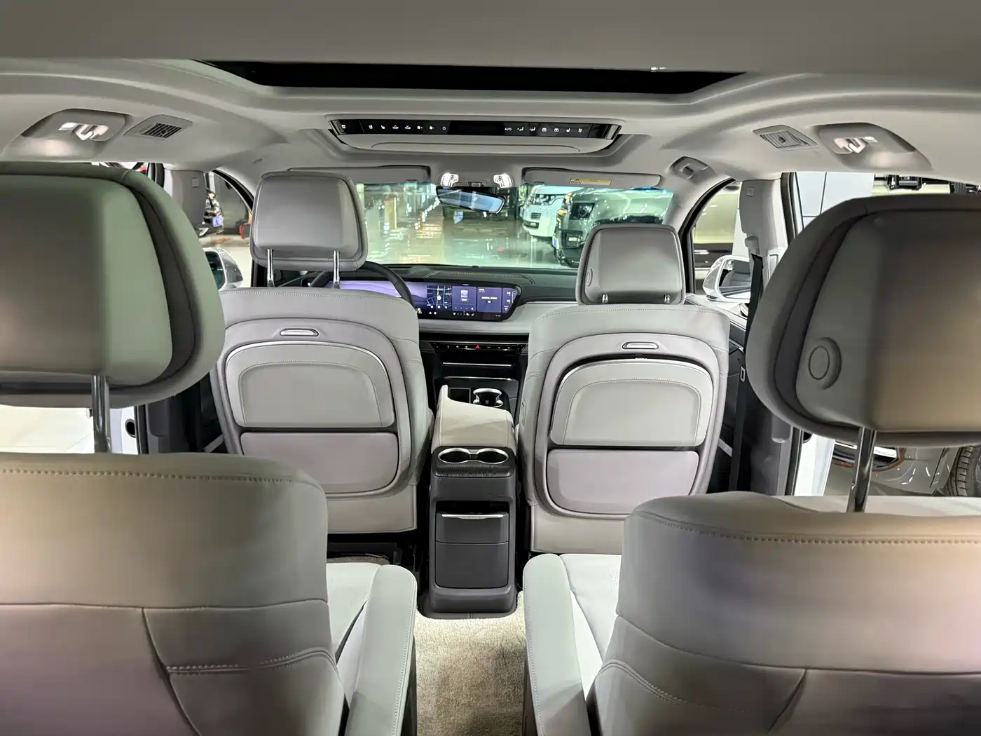 Buick GL8 2025 Land Honor Premium Edition фото 19