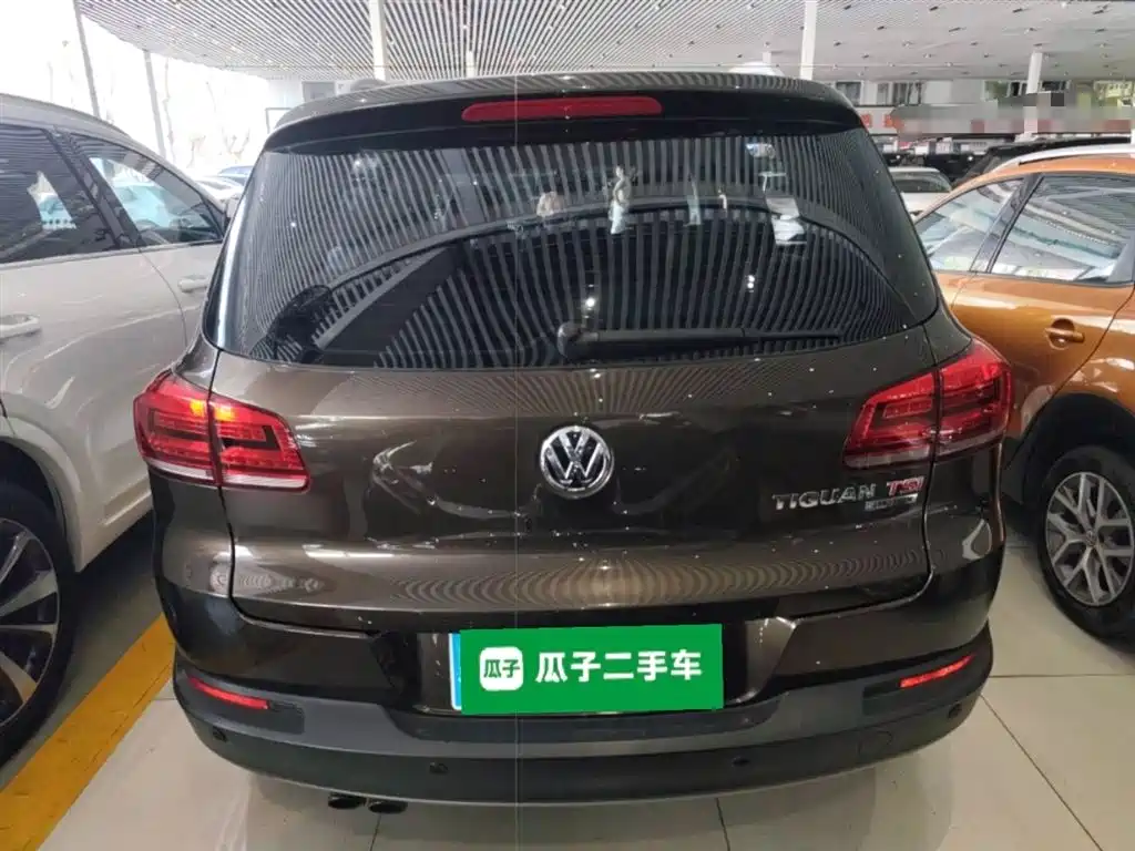 Volkswagen Tiguan 2015 2.0TSI Automatic 4WD Luxury фото 6