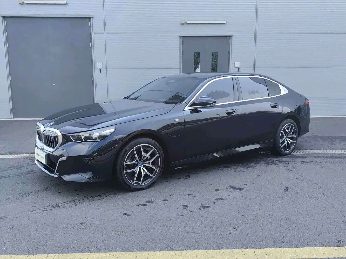 BMW i5