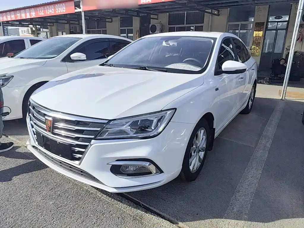 Roewe i5 2018 2019 1.5L Auto 4G-Connected Langyue Edition