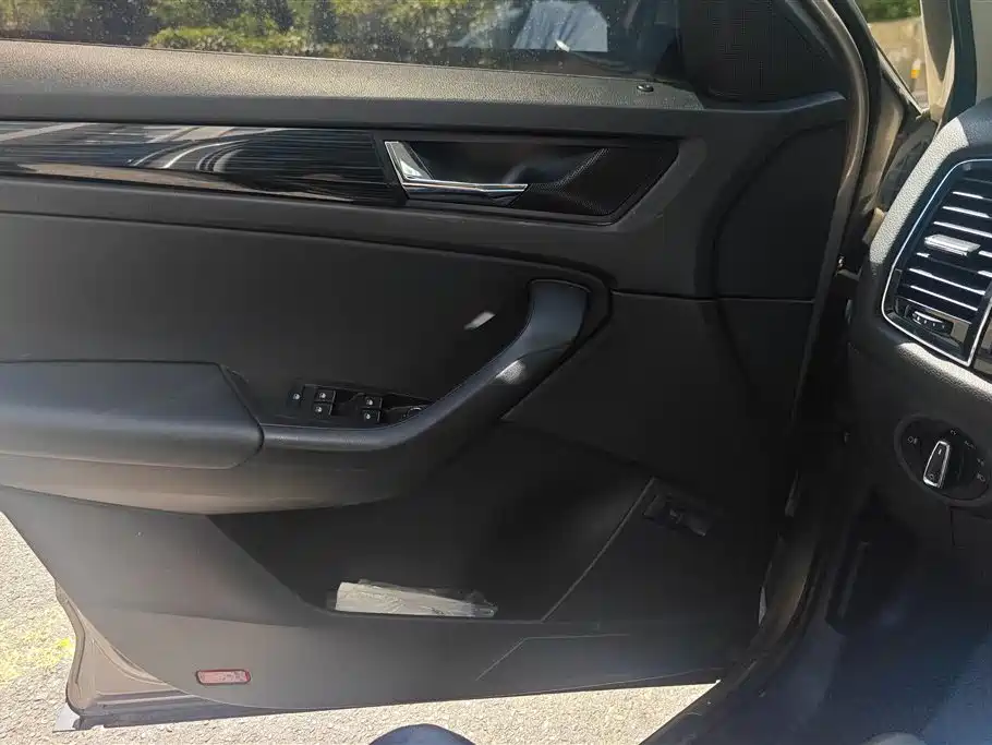 Škoda Kodiaq 2018 Facelift TSI330 5-seat 2WD Premium Luxury Edition фото 7