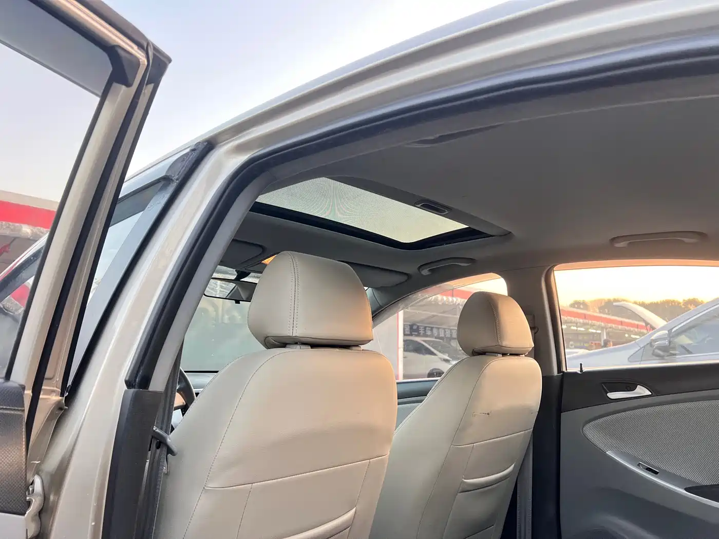 Hyundai Verna 2014 1.4L Automatic Smart GLS фото 12