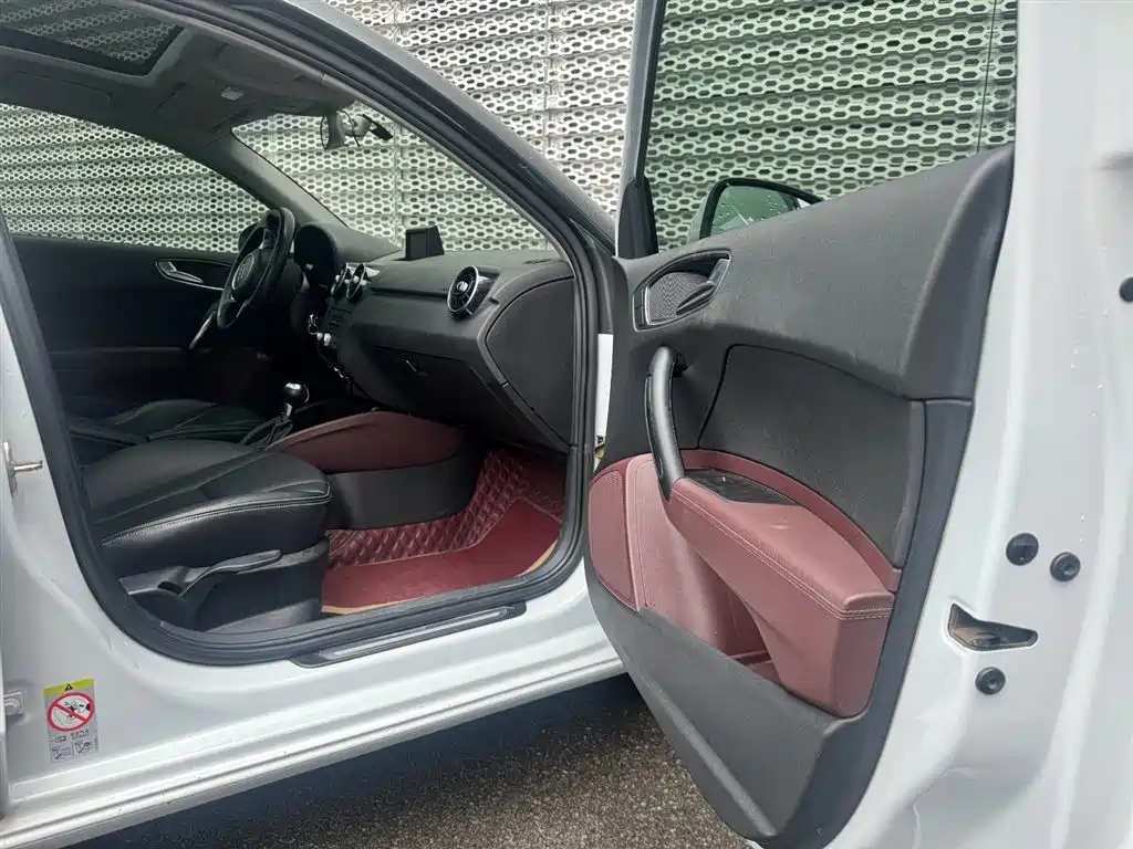 Audi A1 2013 Model 30 TFSI Sportback Ego фото 12