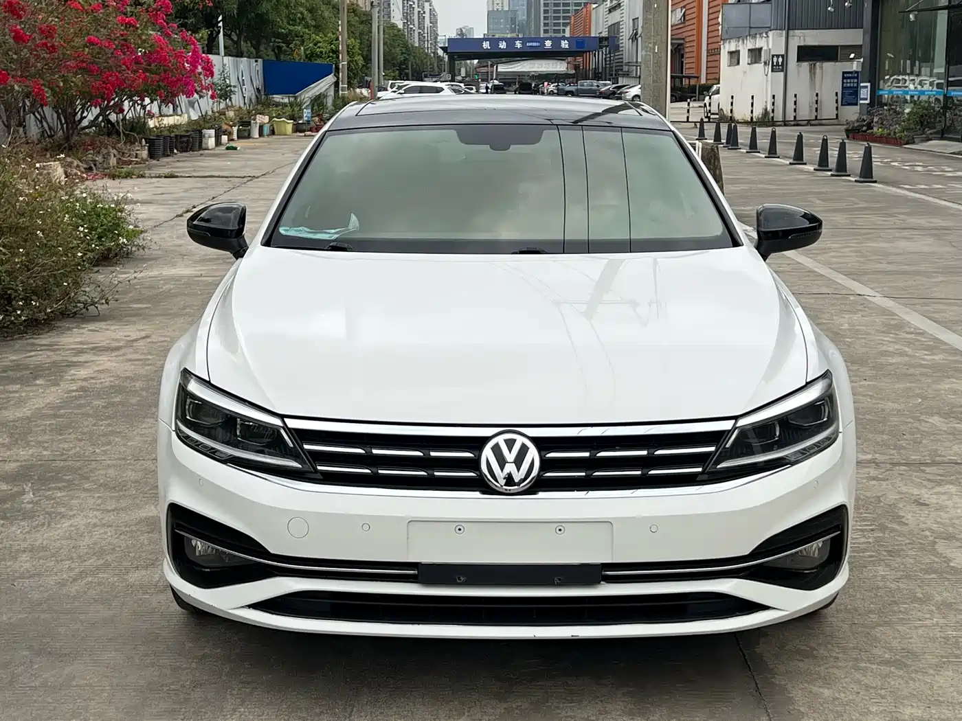 Volkswagen Lamando 2019 280TSI DSG Luxury Edition China V фото 2