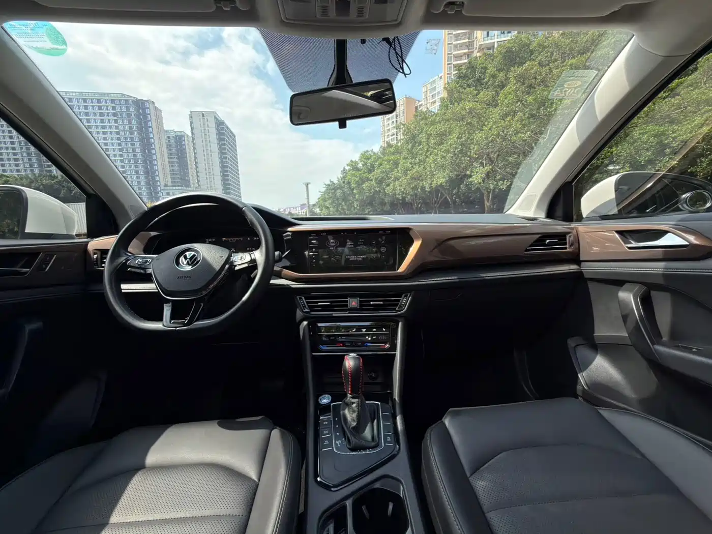 Volkswagen Tharu 2022 280TSI FWD Luxury Edition фото 23