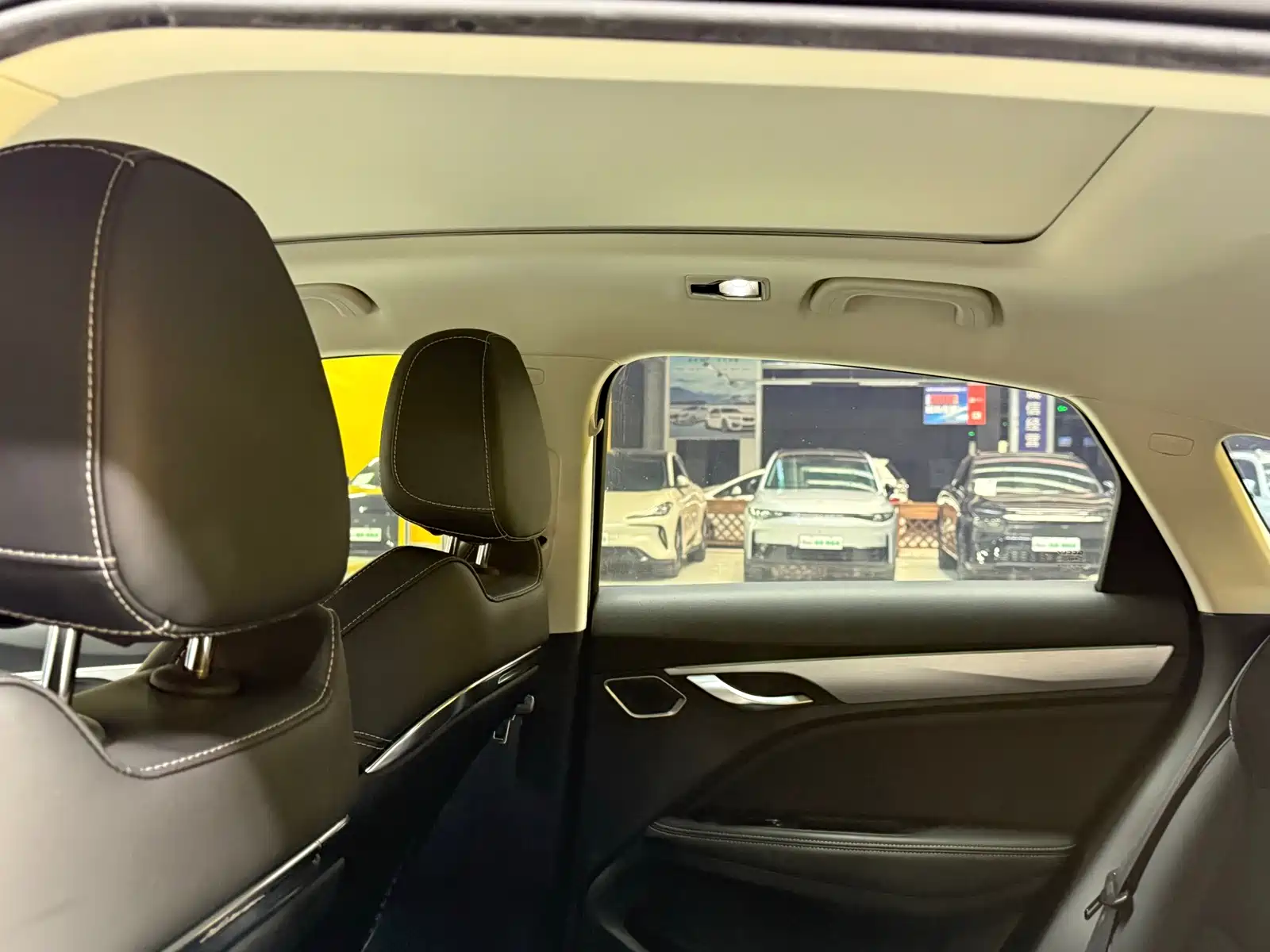 صورة 11 - Geely Tugella
