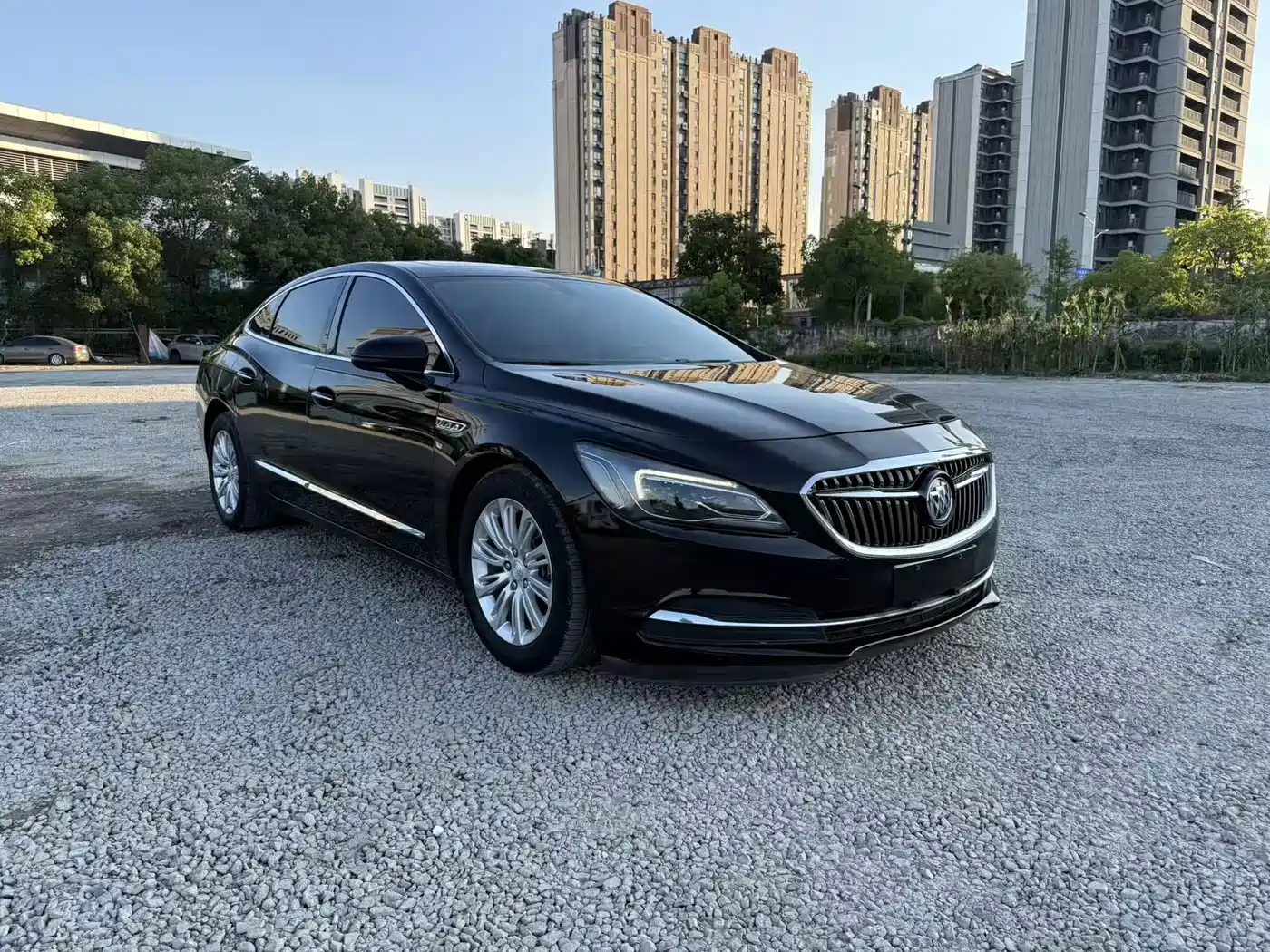 Photo 3 - Buick LaCrosse