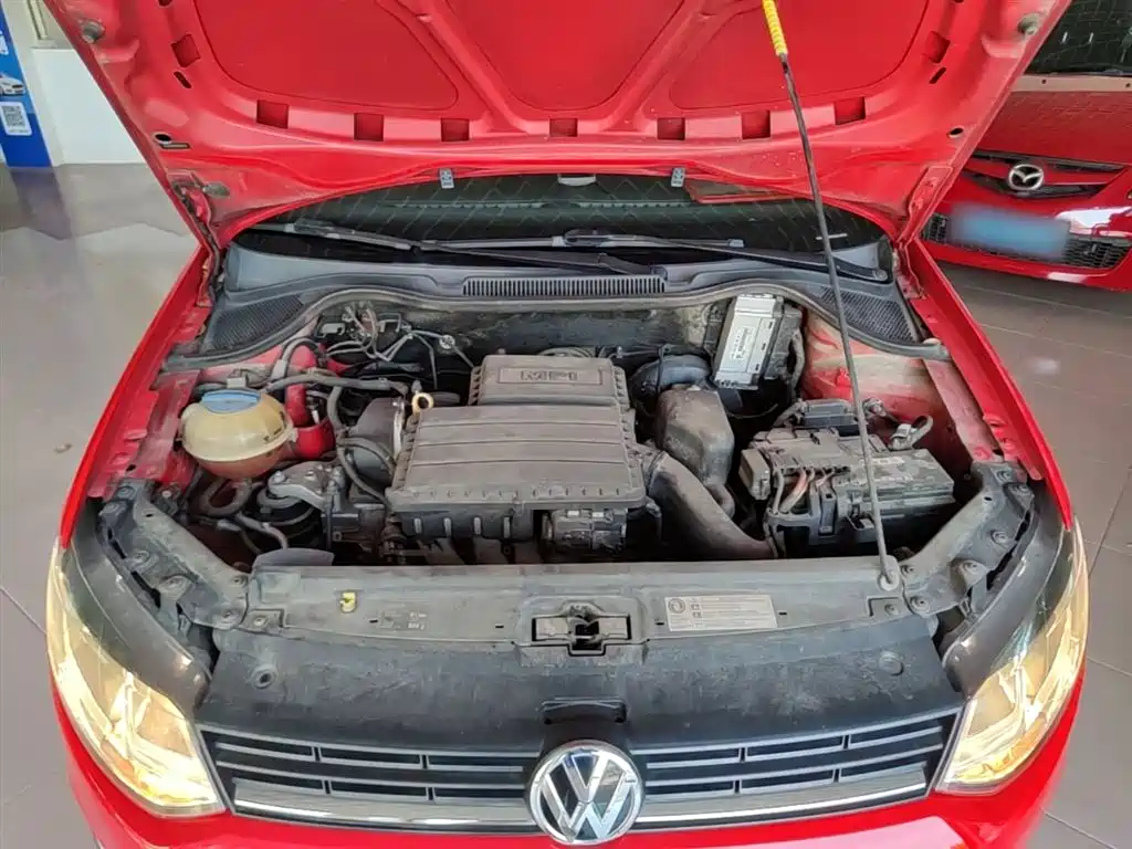 Volkswagen Polo 2014 1.6L Automatic Comfort Edition фото 20