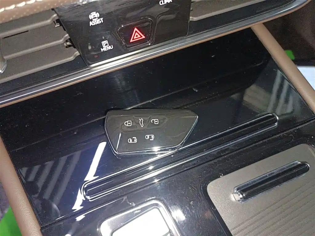 Volkswagen Viloran 2023 330TSI Luxury Edition фото 17