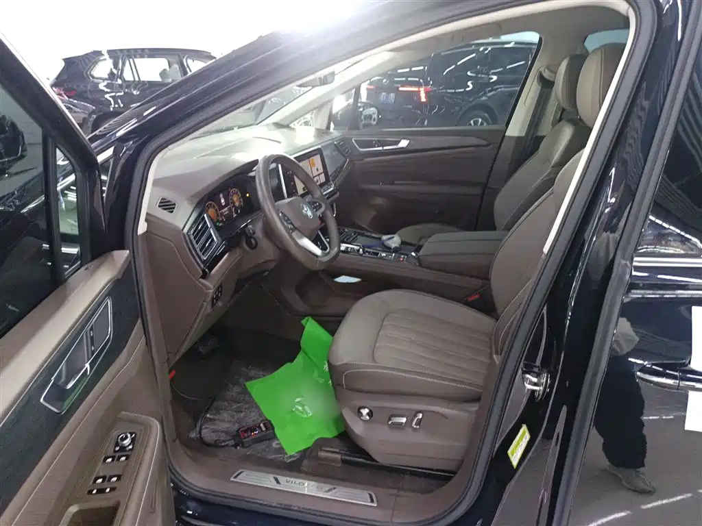 Volkswagen Viloran 2023 330TSI Luxury Edition фото 11