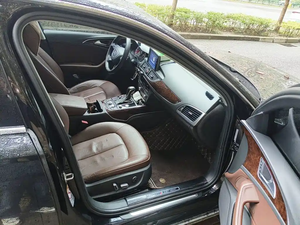 Фото 13 - Audi A6L