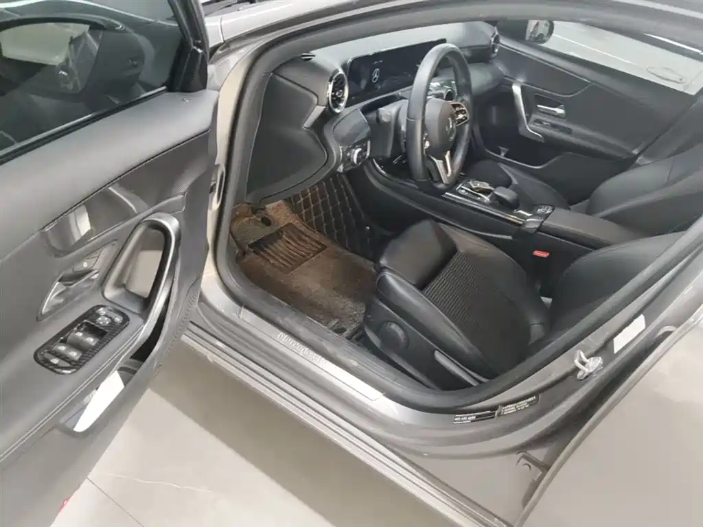 Mercedes-Benz A-Class (Import) 2021 A 180 фото 16
