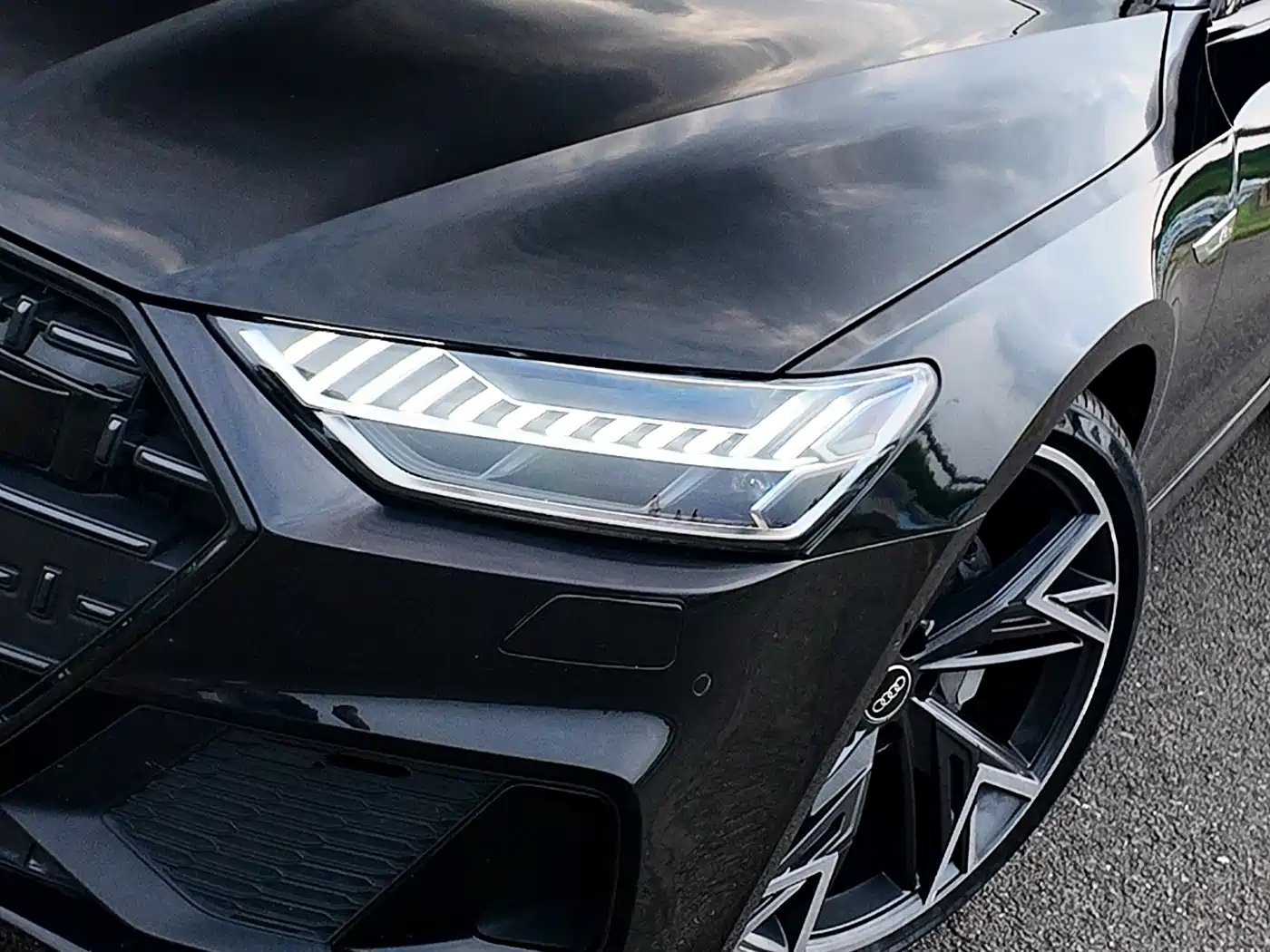 Audi A7L 2023 45 TFSI quattro S-line Black Warrior Edition фото 18