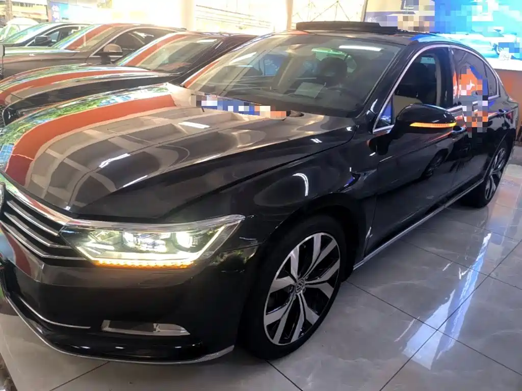 Фото 2 - Volkswagen Magotan