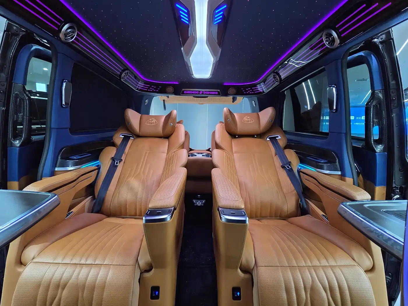 Mercedes-Benz Vito 2023 2.0T Business 7-Seater фото 18