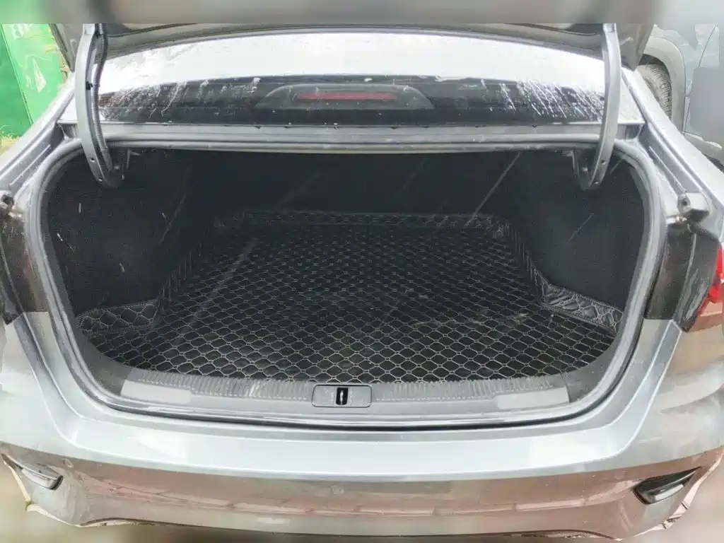 Фото 5 - Roewe i5
