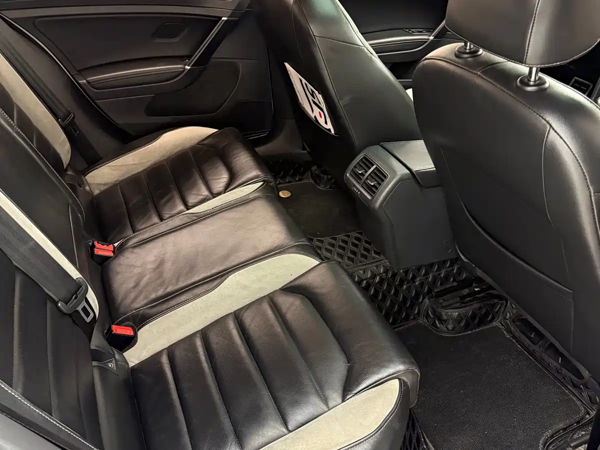 Volkswagen Golf 2017 280TSI Auto R-Line Millionth Anniversary Edition фото 19
