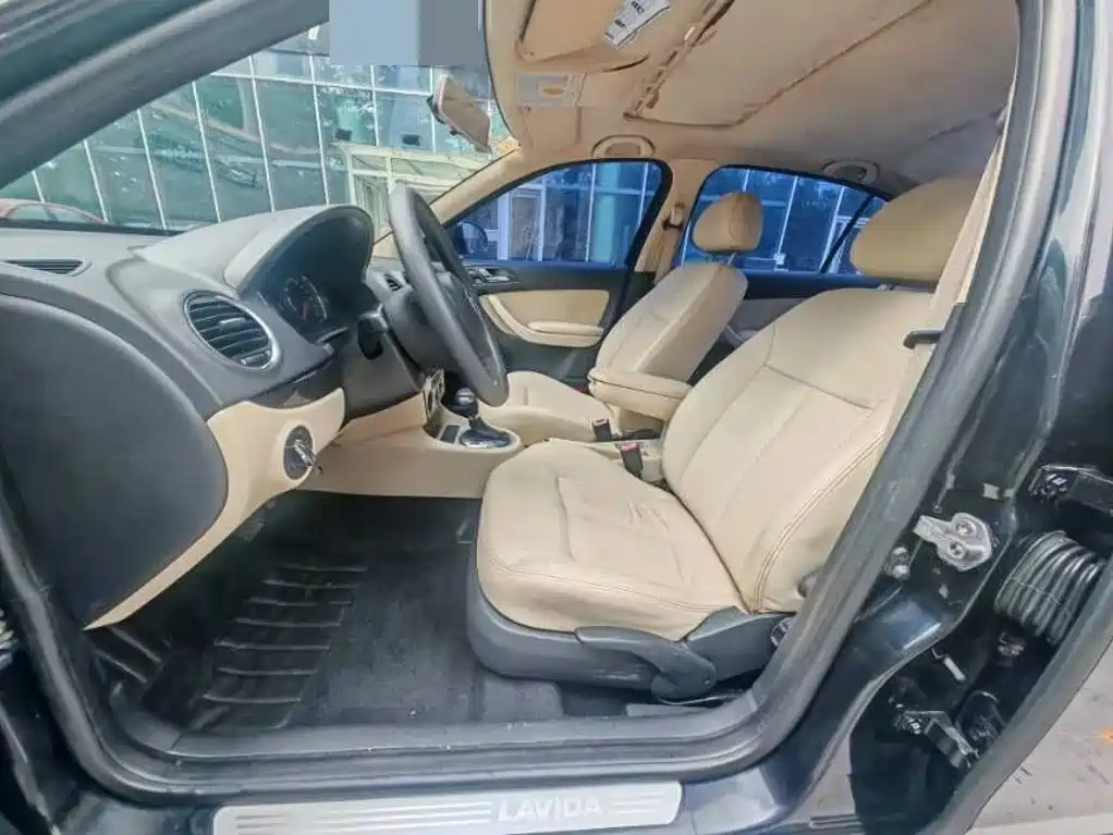 Фото 9 - Volkswagen Lavida