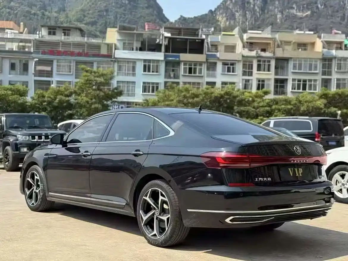 Volkswagen Passat 2024 330TSI Starlight Elite Edition фото 5