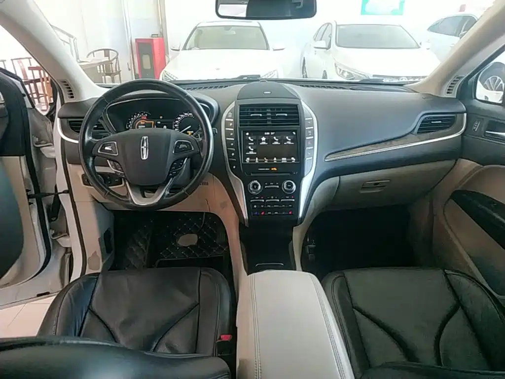 Photo 10 - Lincoln MKC