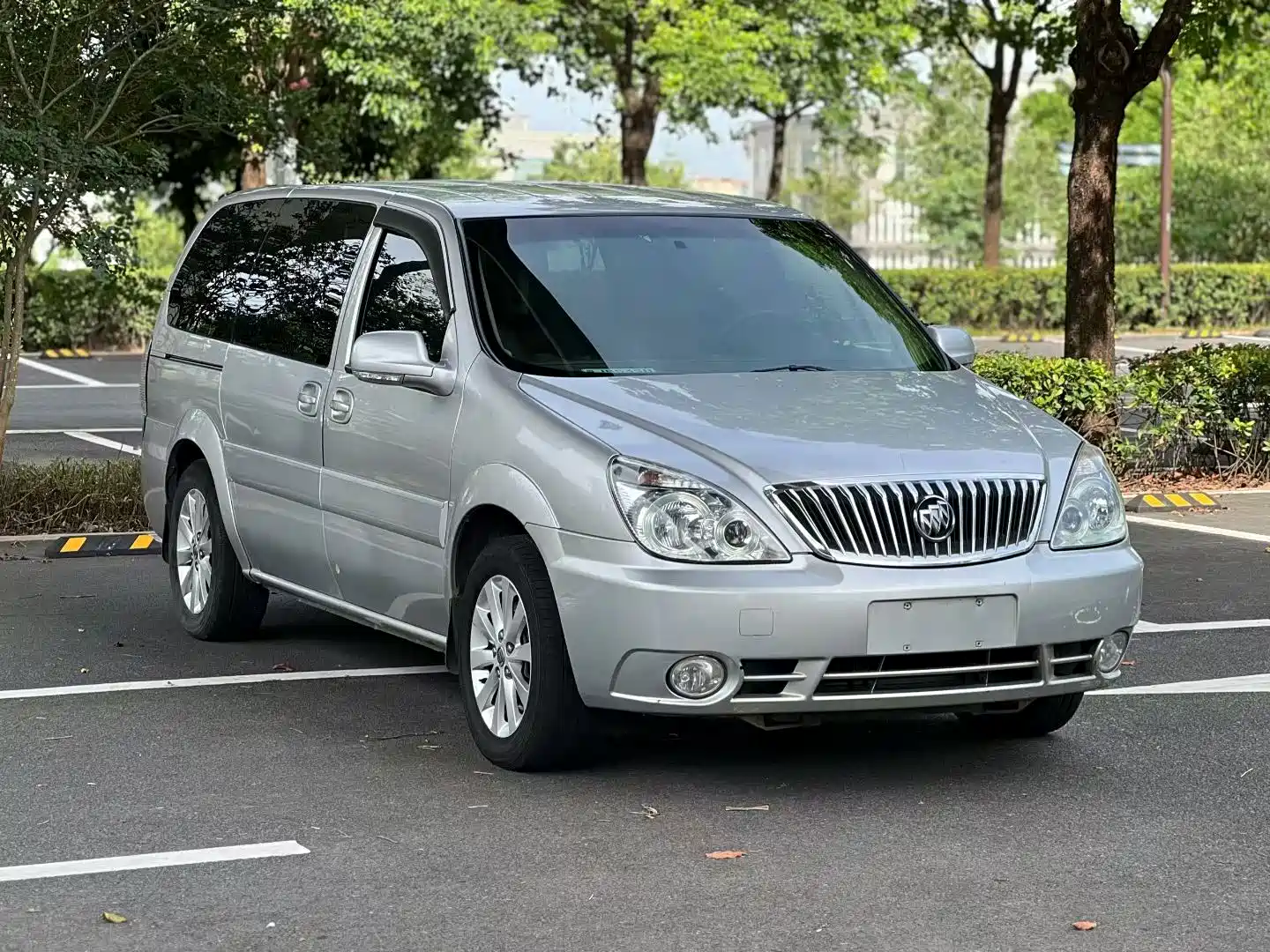 Фото 4 - Buick GL8