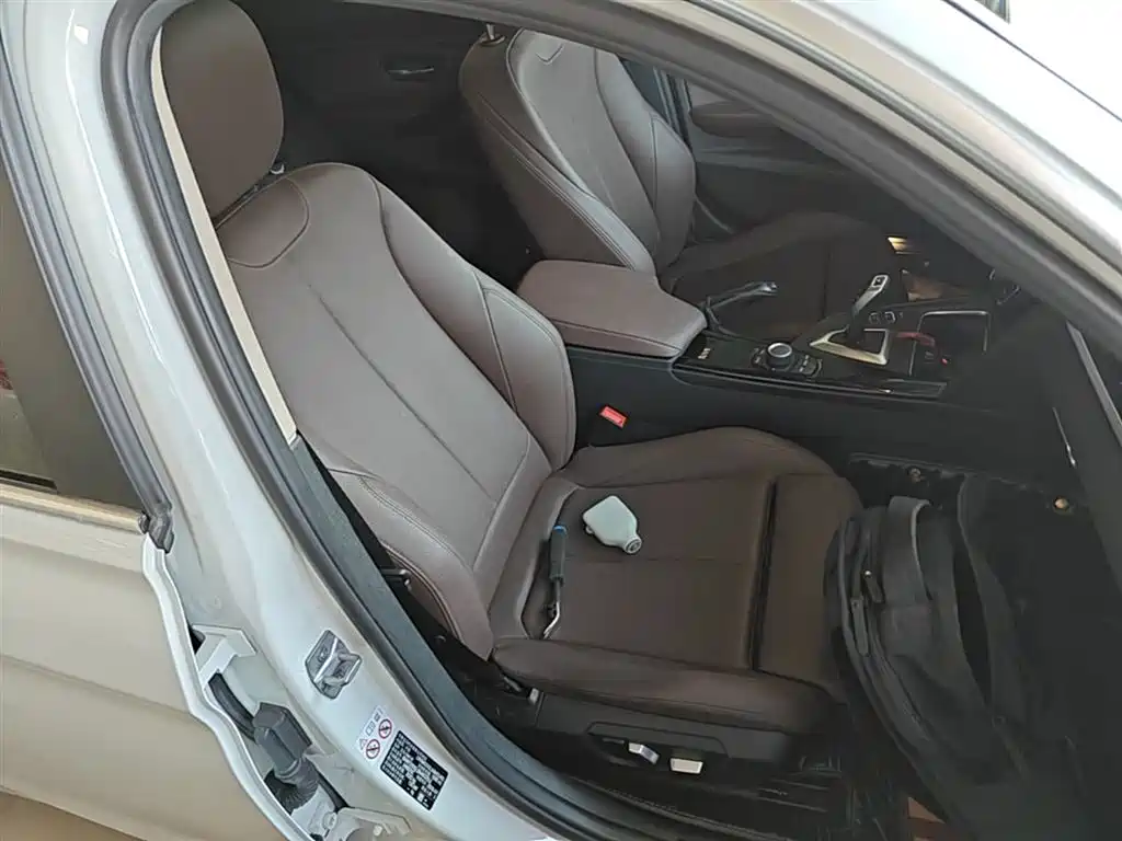 BMW 3 Series 2018 320Li Fashion Style фото 25